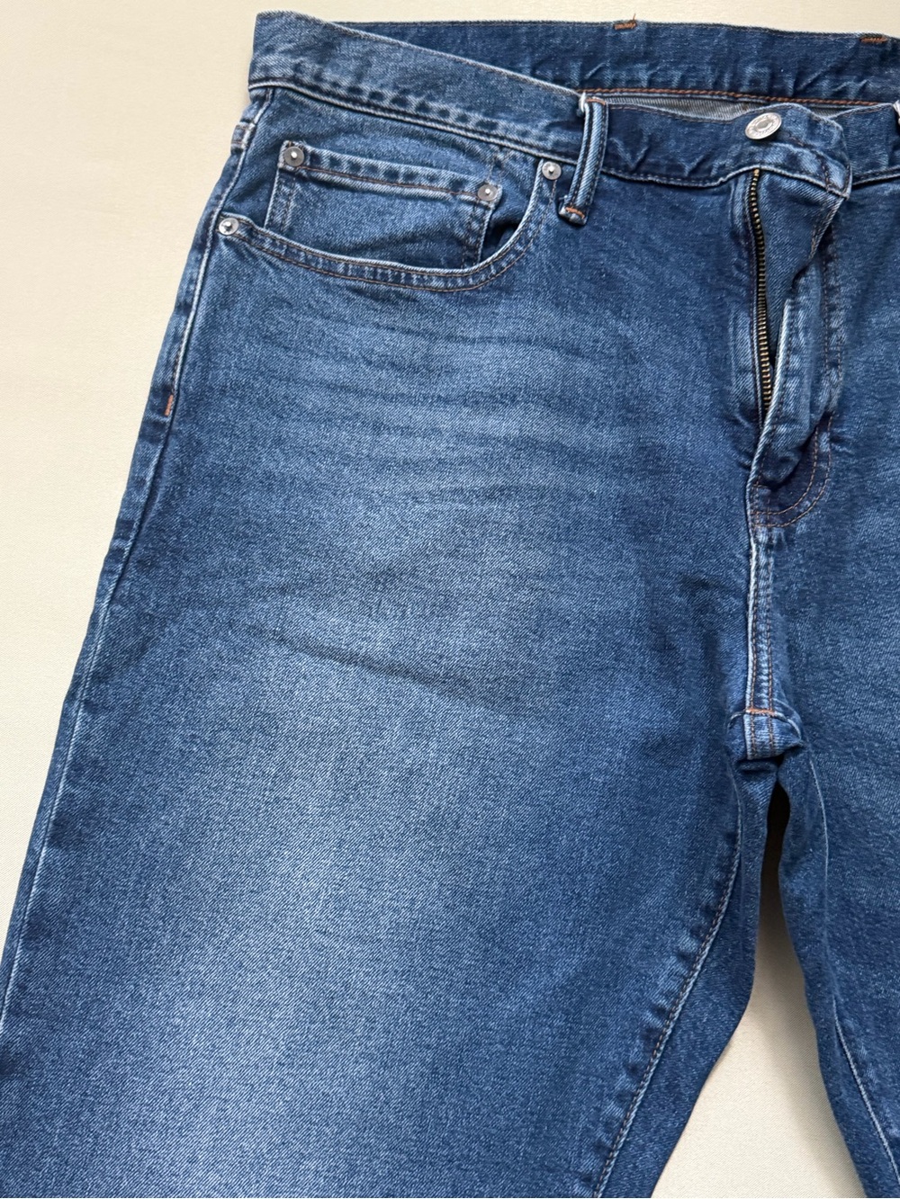 GAP Men’s Slim Straight Jeans - Mid Blue Wash - Picture 3 of 16